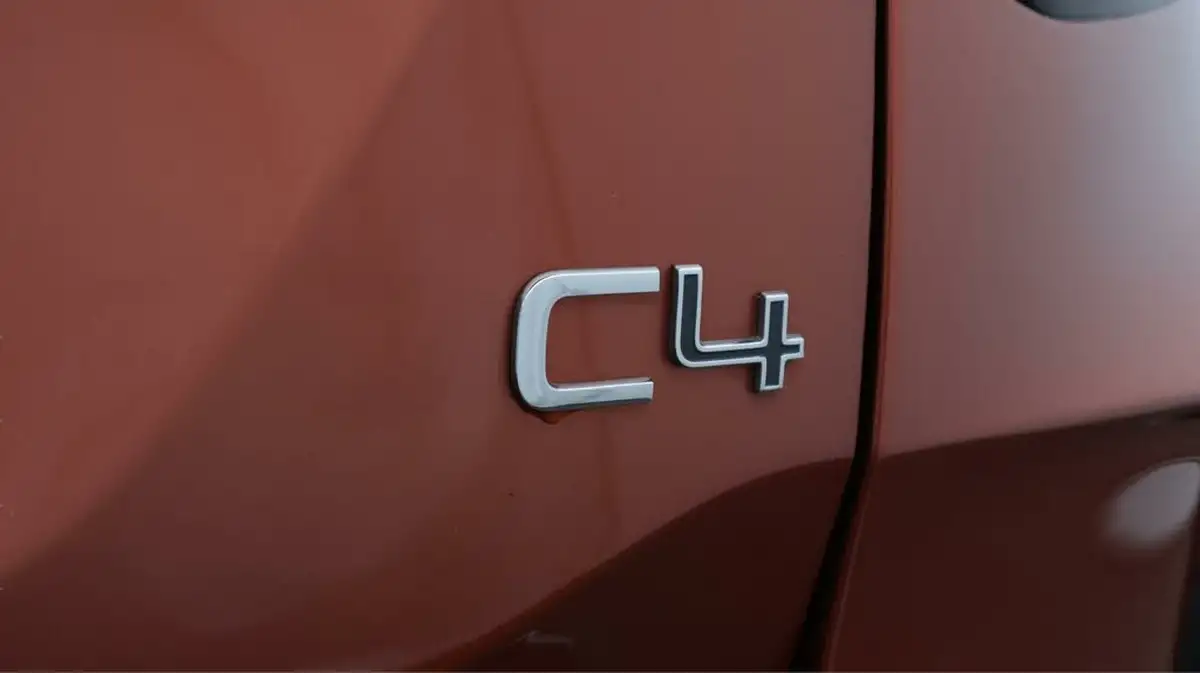 2022-citroen-c4-12-puretech-shine-plus-155ps-big-22