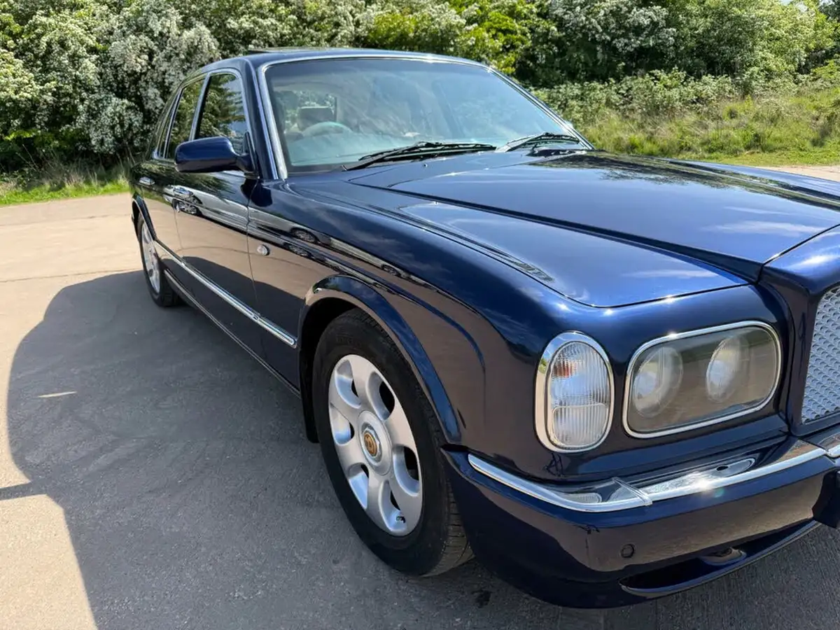 2002-bentley-arnage-68-r-big-35