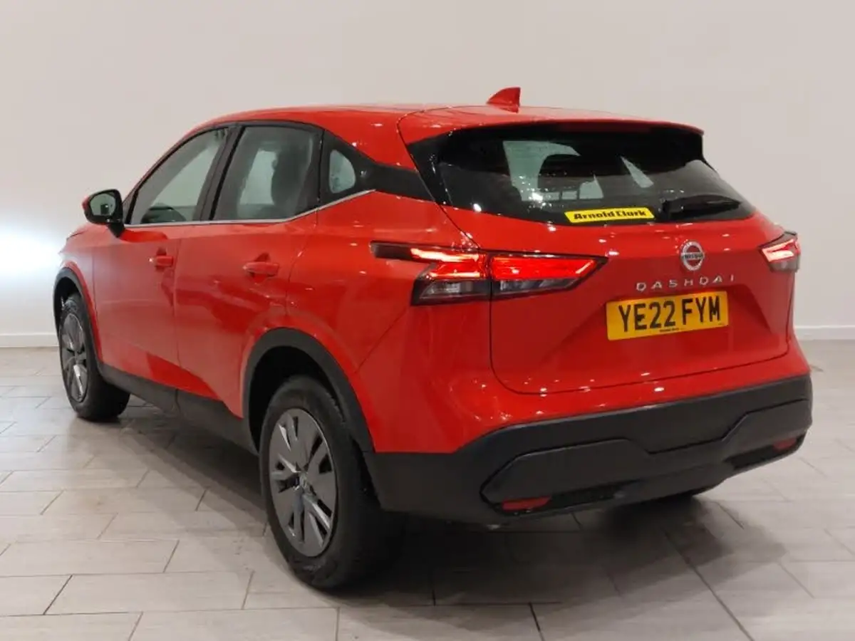2021-nissan-qashqai-13-dig-t-visia-big-1