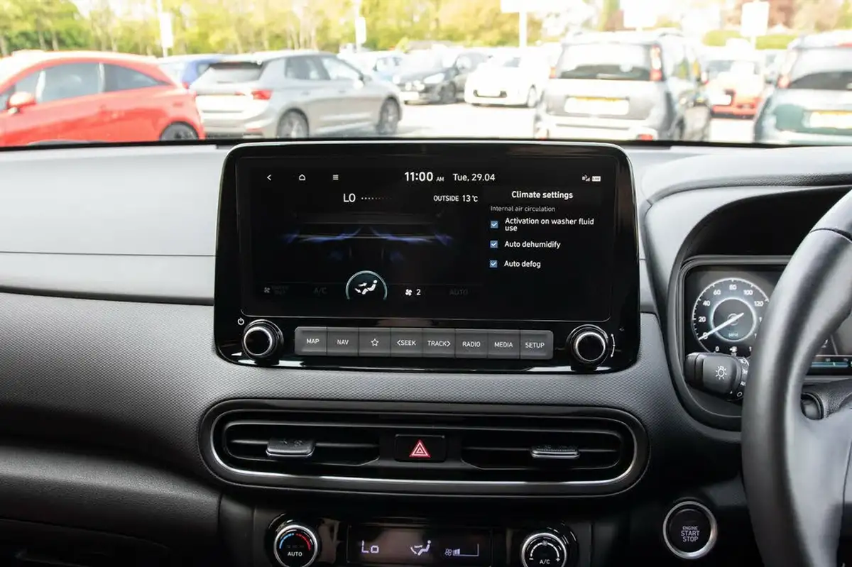 2022-hyundai-kona-16-gdi-premium-big-27