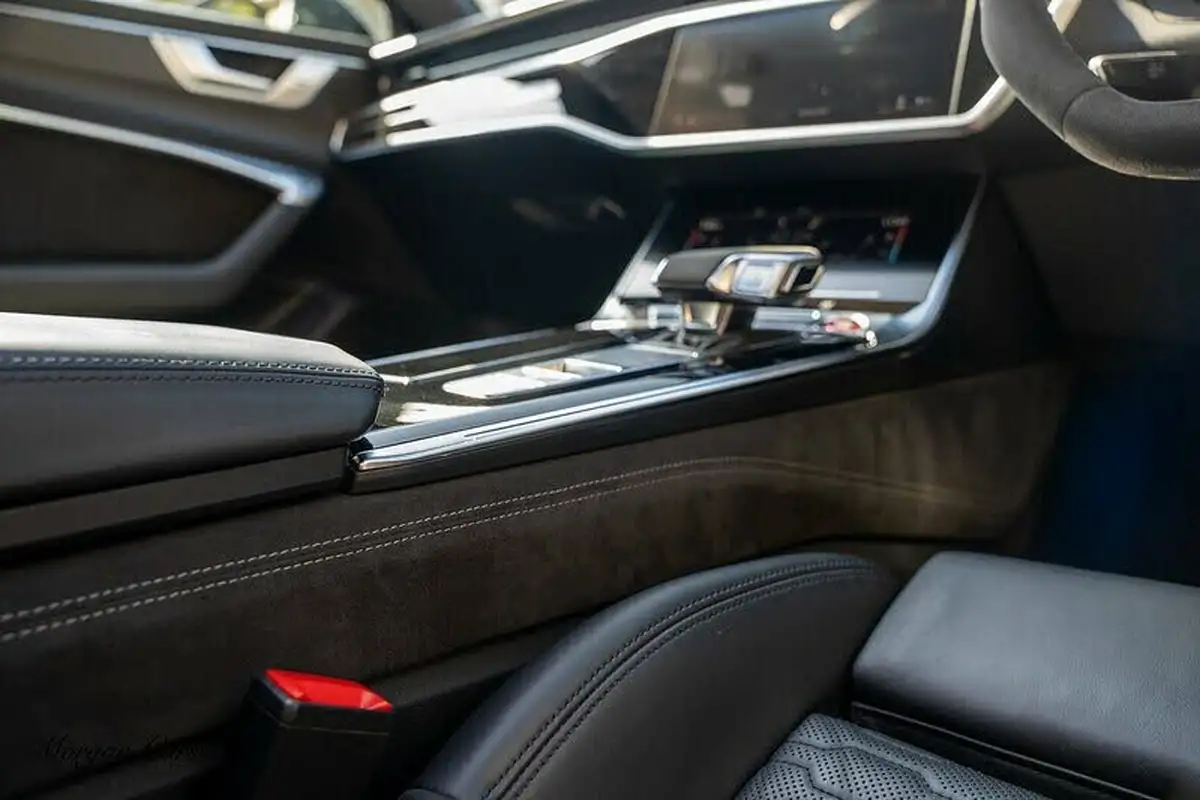 2021-audi-rs6-avant-40-tfsi-carbon-black-big-36