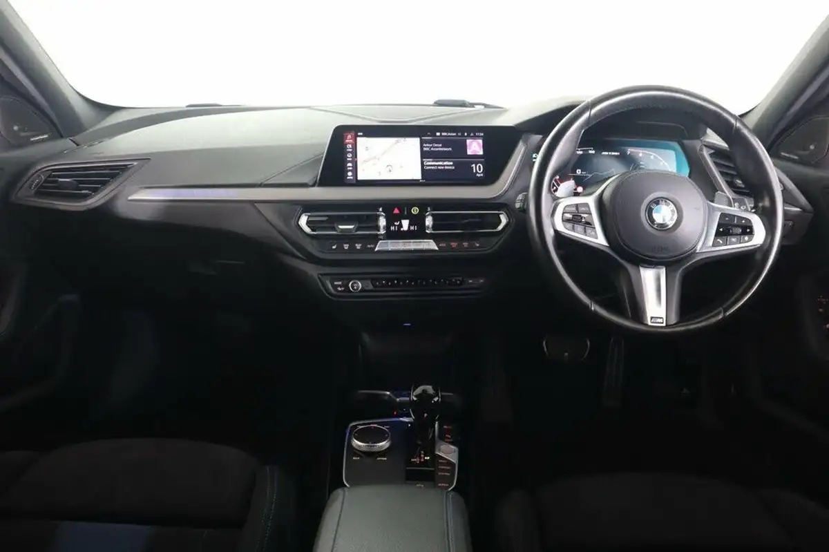 2020-bmw-1-series-20-m135i-xdrive-big-10