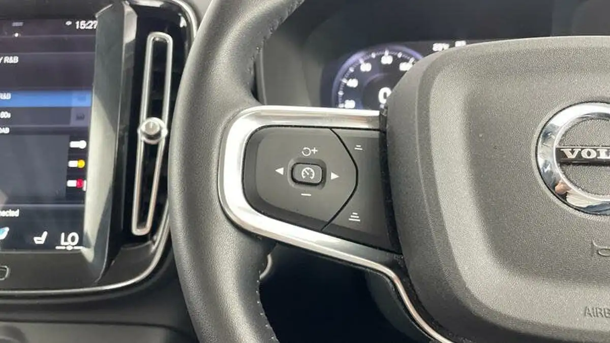2021-volvo-xc40-20-b4-inscription-pro-197bhp-geartronic-big-23
