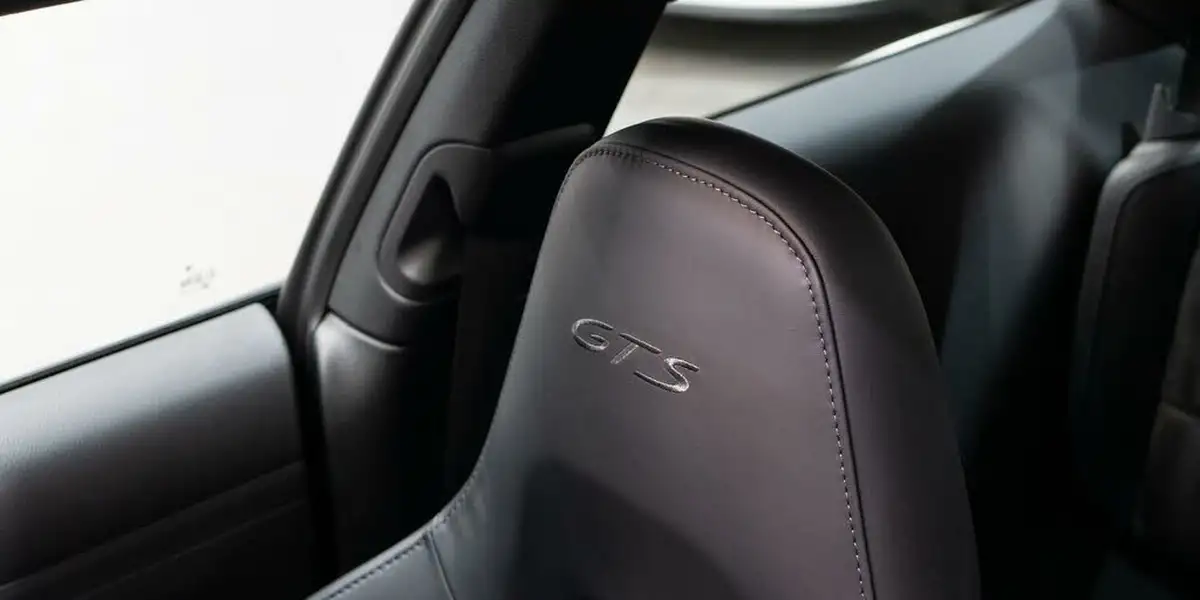 2015-porsche-911-38-carrera-gts-coupe-pdk-big-33