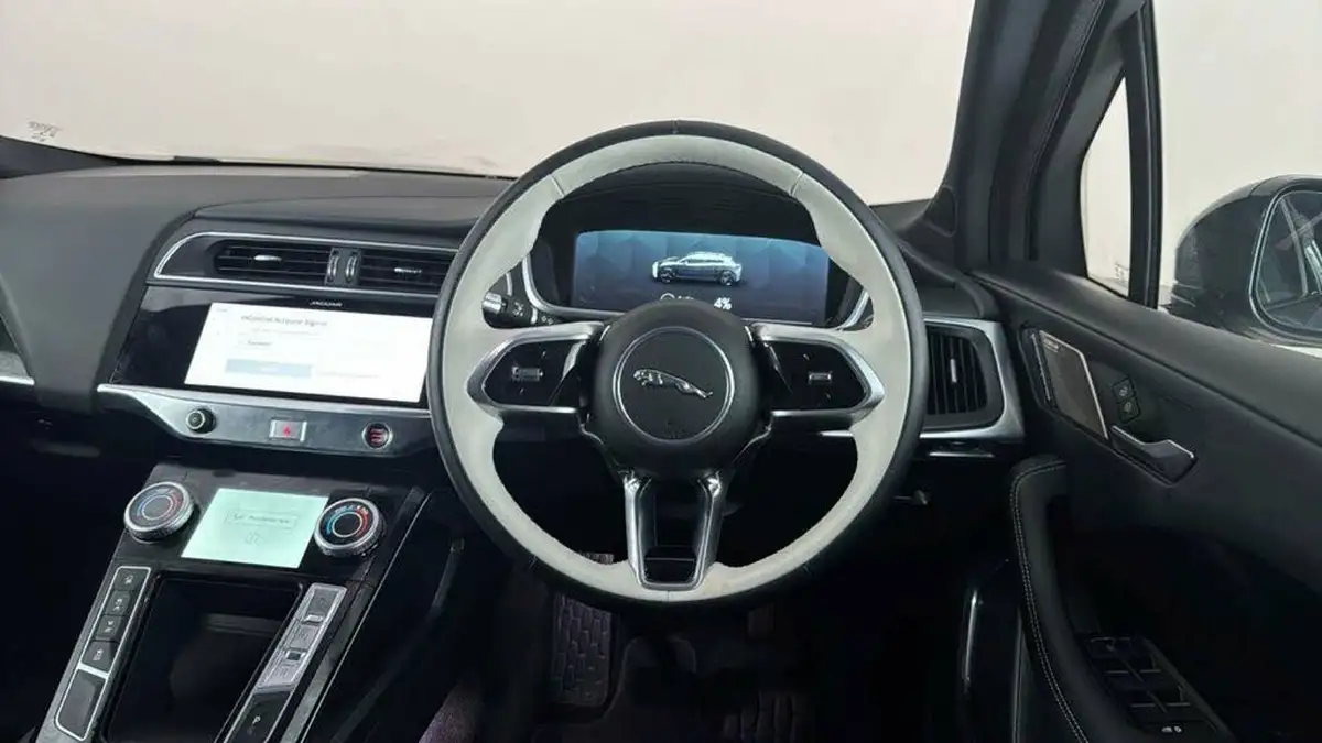 2022-jaguar-i-pace-ev400-hse-black-big-7