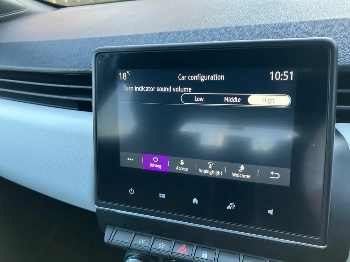 2022-renault-clio-16-techno-big-33