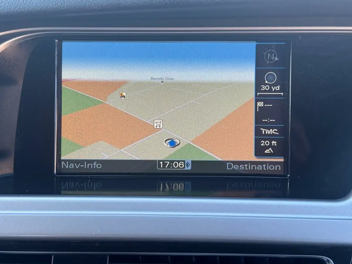 2011-audi-a4-avant-big-12
