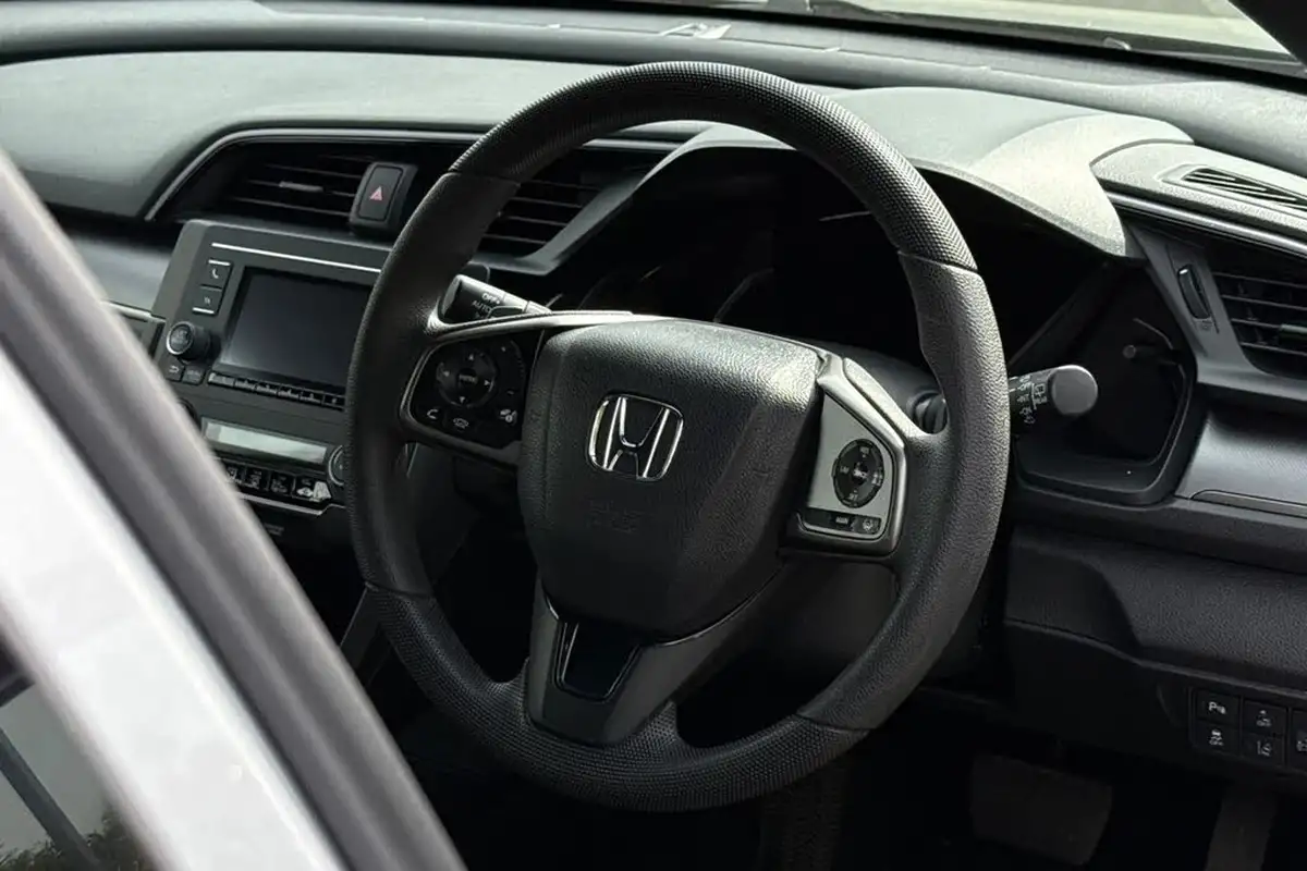 2019-honda-civic-10-vtec-turbo-se-hatchback-5d-cvt-big-27