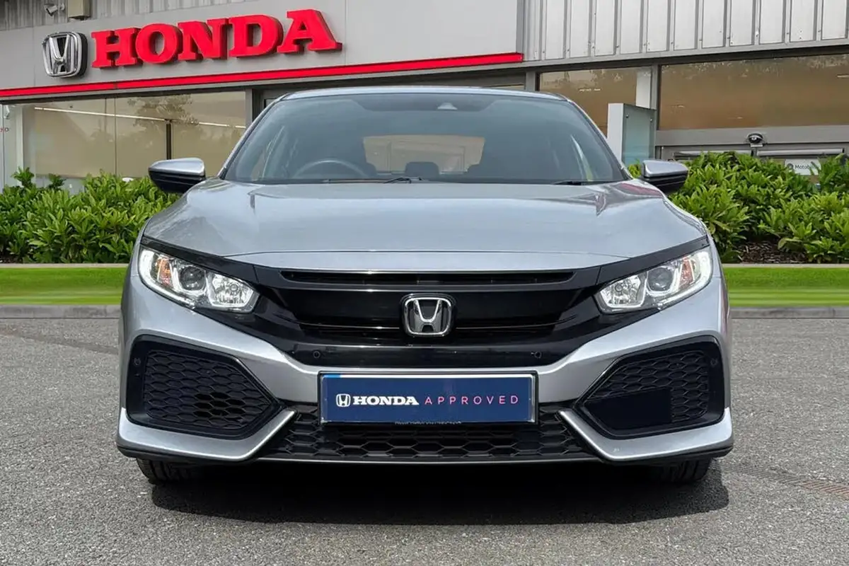 2019-honda-civic-10-vtec-turbo-se-hatchback-5d-cvt-big-3