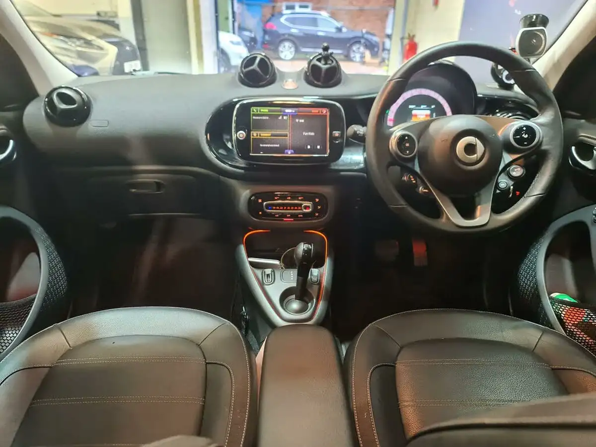 2021-smart-forfour-eq-exclusive-big-1
