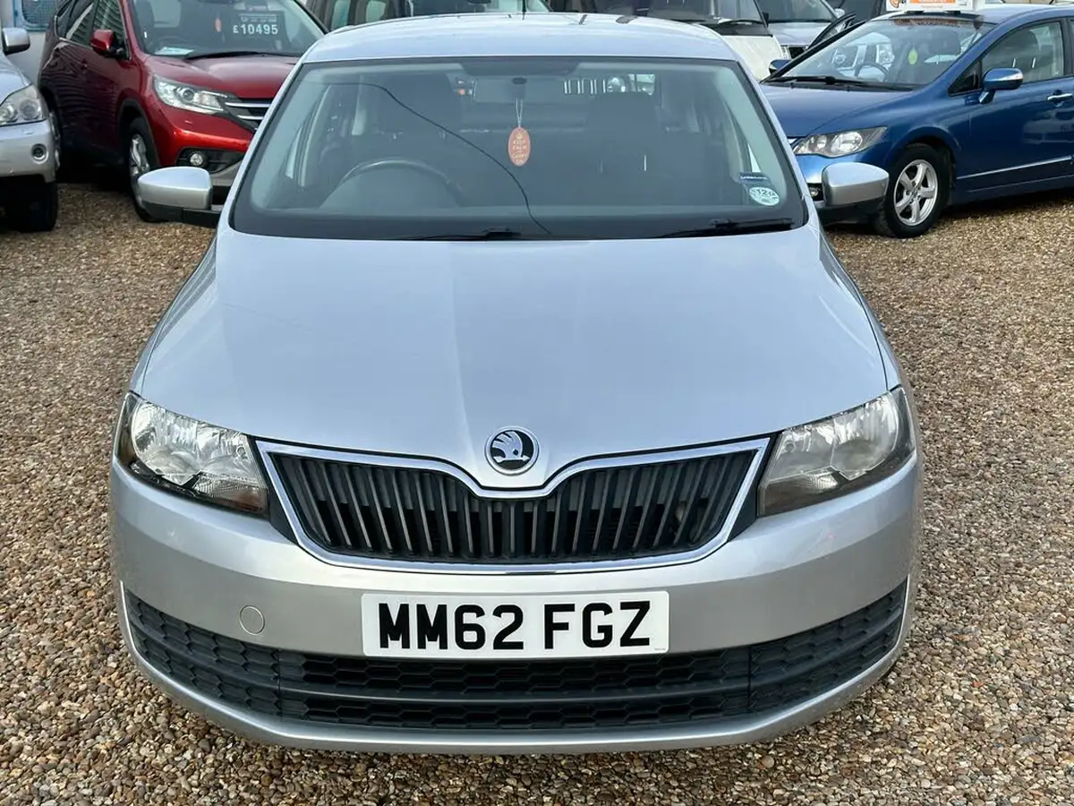 2013-skoda-rapid-12-se-86ps-big-3