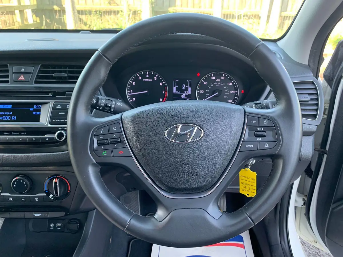 2017-hyundai-i20-12-se-hatchback-5d-big-73