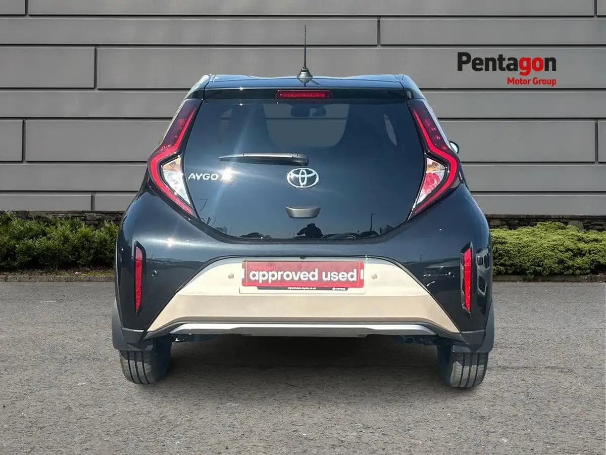 2023-toyota-aygo-x-10-vvt-i-exclusive-cvt-big-13
