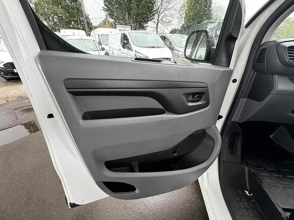 2019-vauxhall-vivaro-15td-2900-l1h1-dynamic-big-14