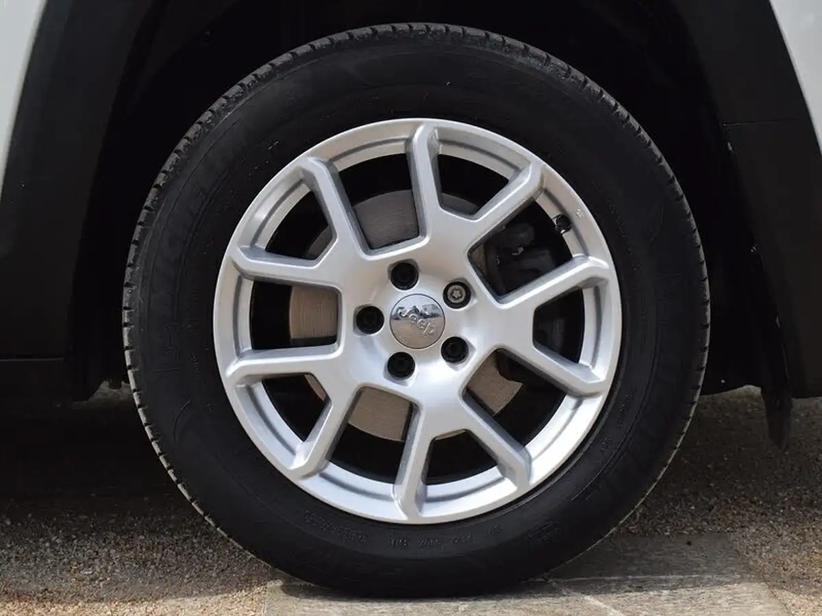 2020-jeep-renegade-13-gse-longitude-big-21