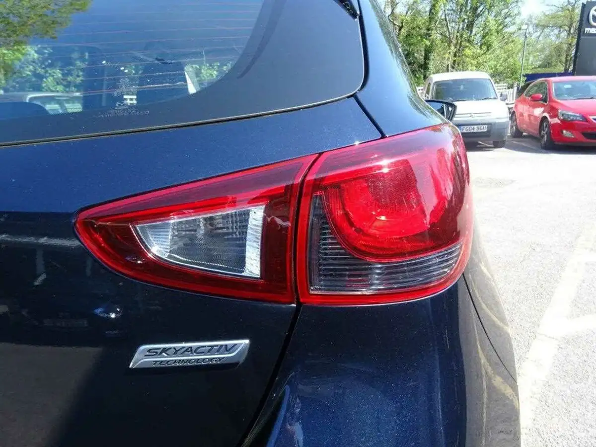 2019-mazda-mazda2-15-se-l-nav-big-29