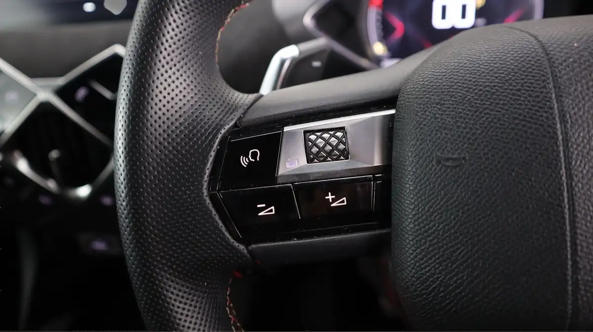 2022-ds-ds-3-crossback-12-puretech-performance-line-130ps-big-23