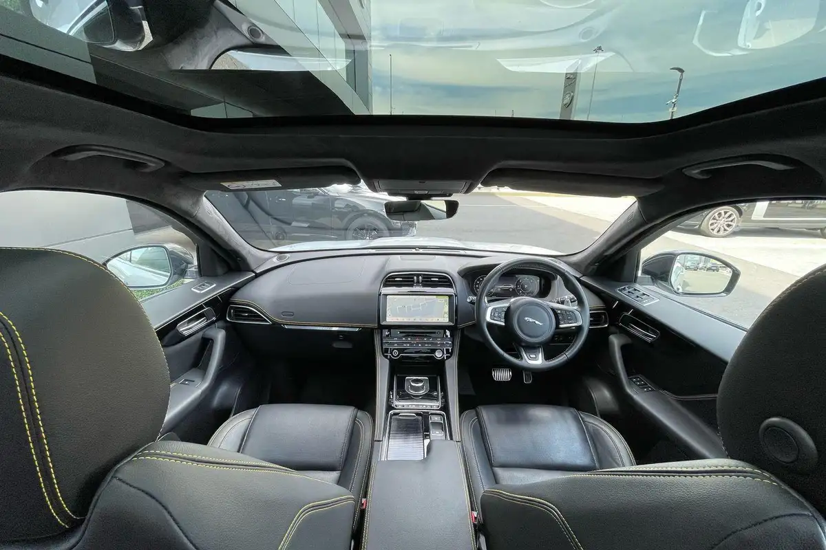 2019-jaguar-f-pace-30td-300-sport-big-3