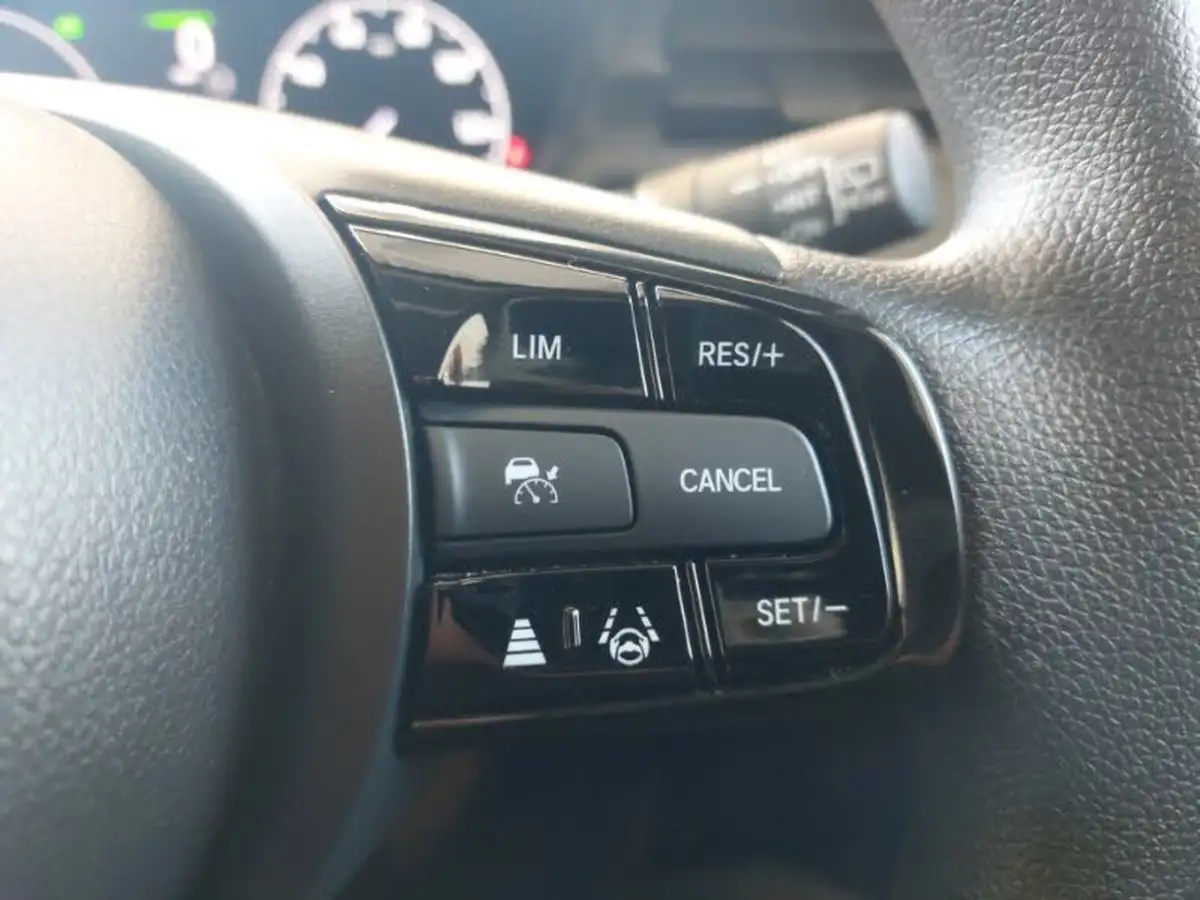 2022-honda-hr-v-15-i-mmd-elegance-big-12
