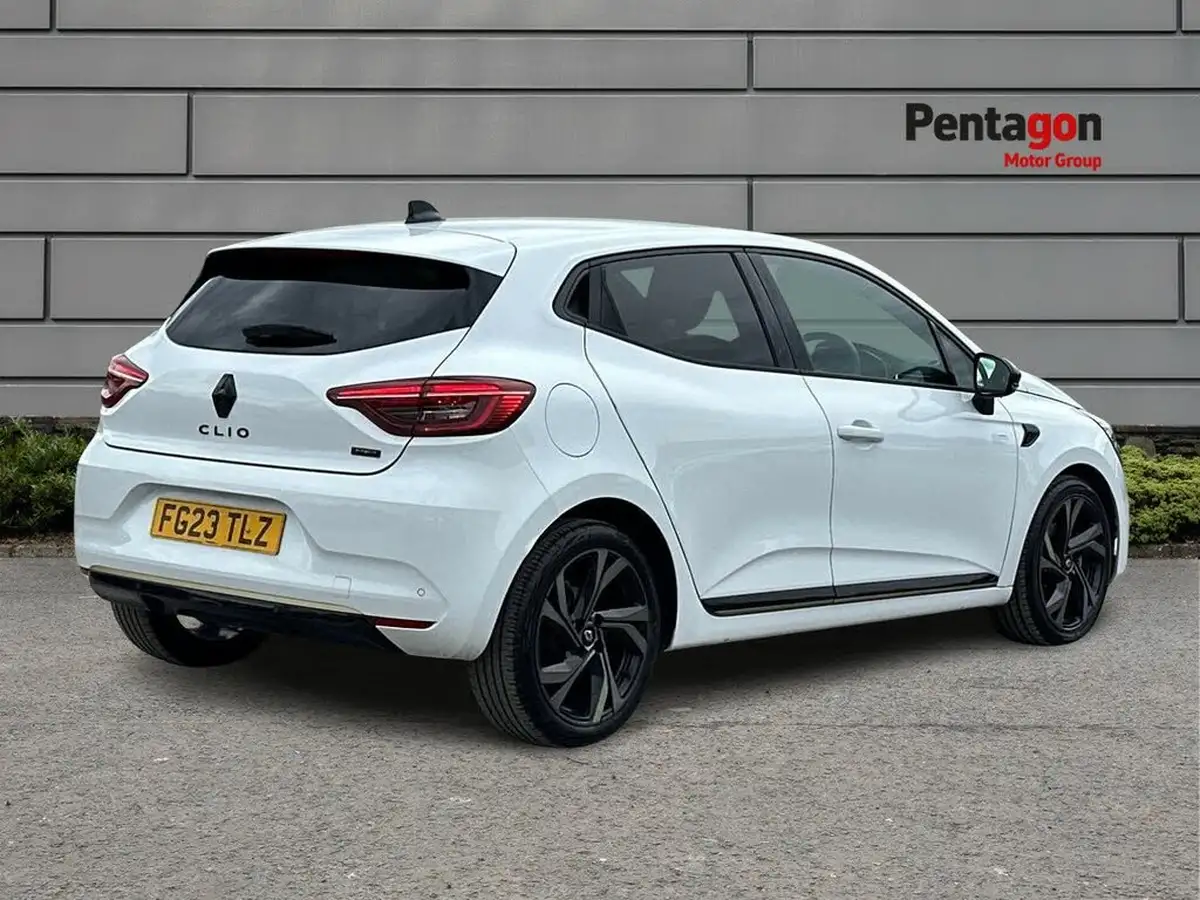 2023-renault-clio-16-engineered-big-3