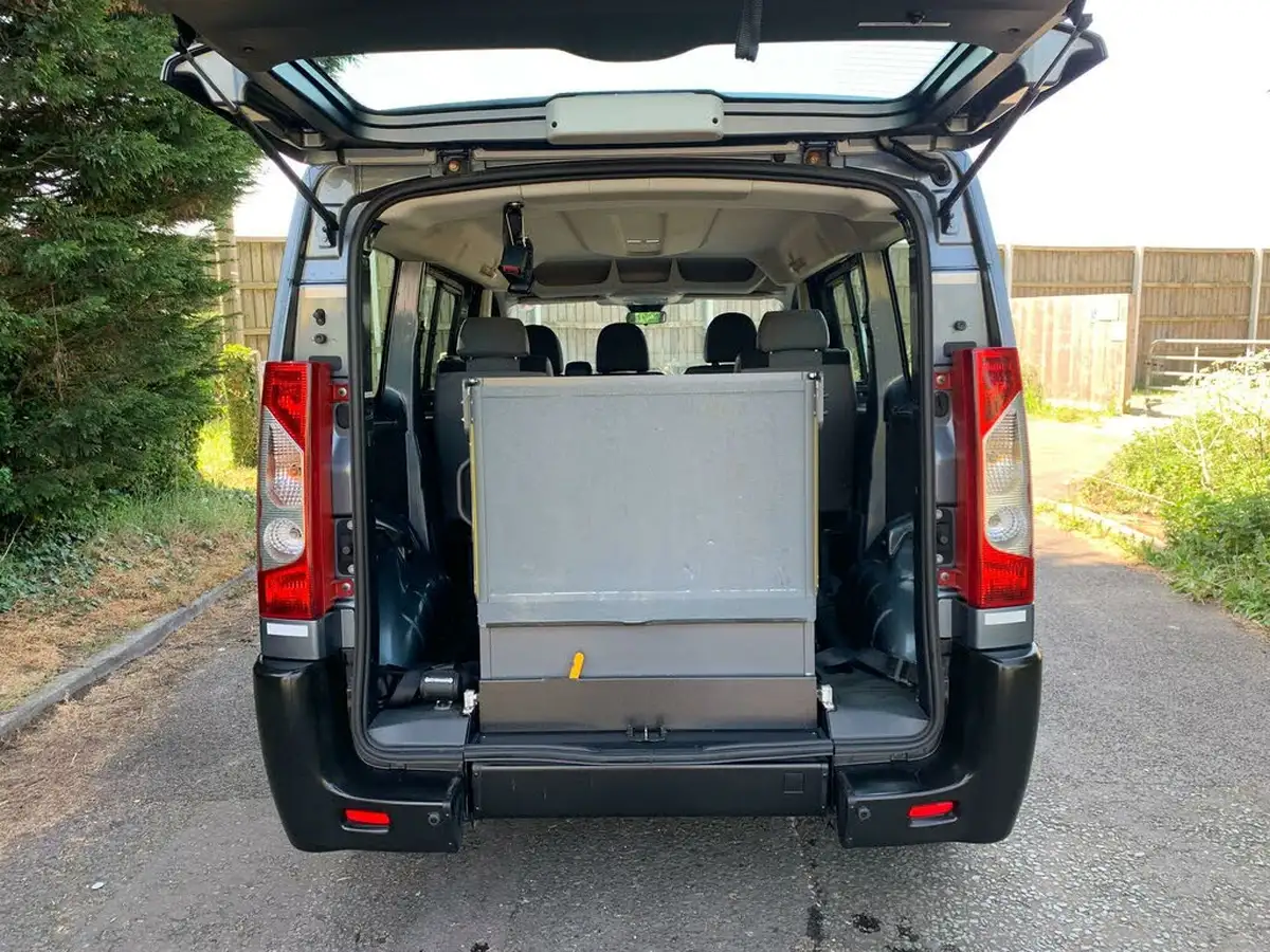 2014-peugeot-expert-tepee-20td-tepee-comfort-98-l1-big-21