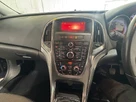 2011-vauxhall-astra-16-se-16v-vvt-115ps-estate-small-17