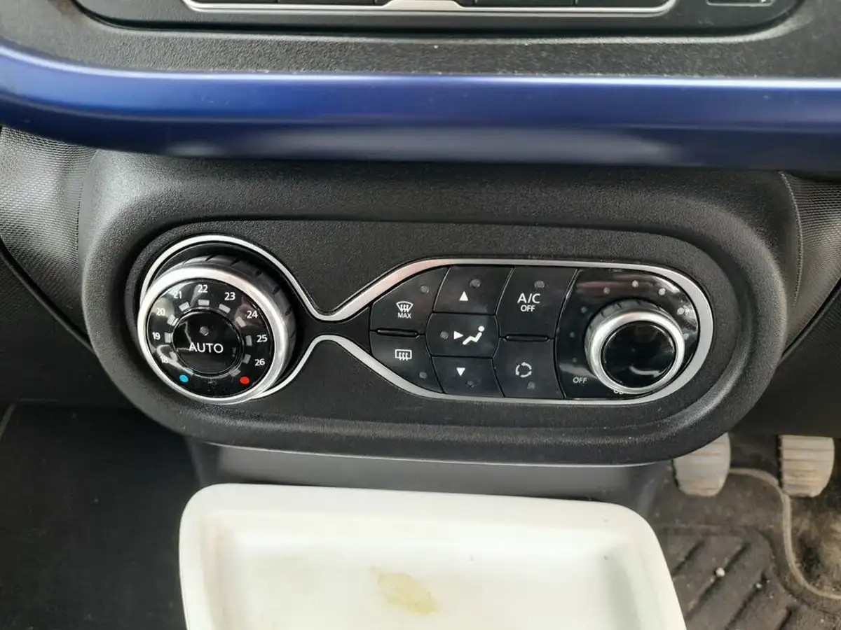 2016-renault-twingo-10-sce-iconic-big-10