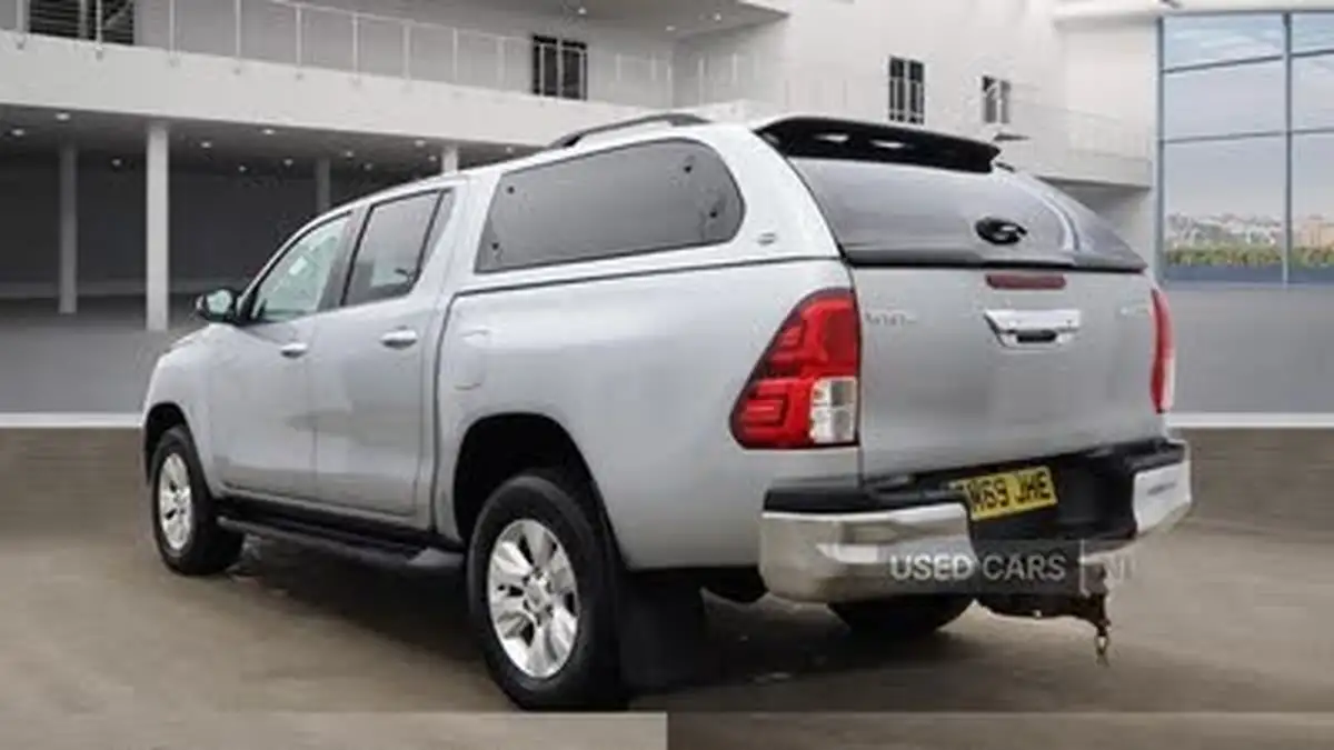 2020-toyota-hi-lux-24d-4d-icon-35t-big-2
