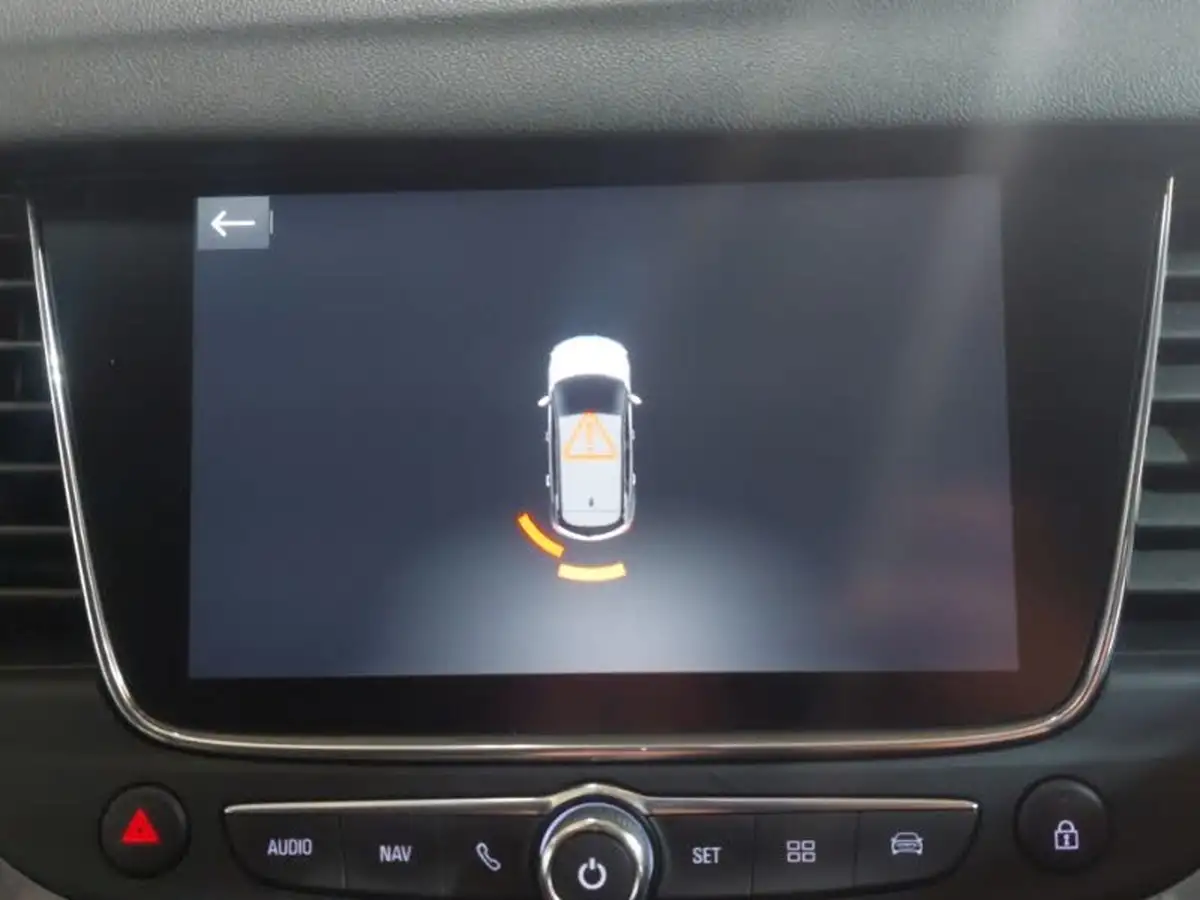 2020-vauxhall-grandland-x-12-sri-nav-big-17