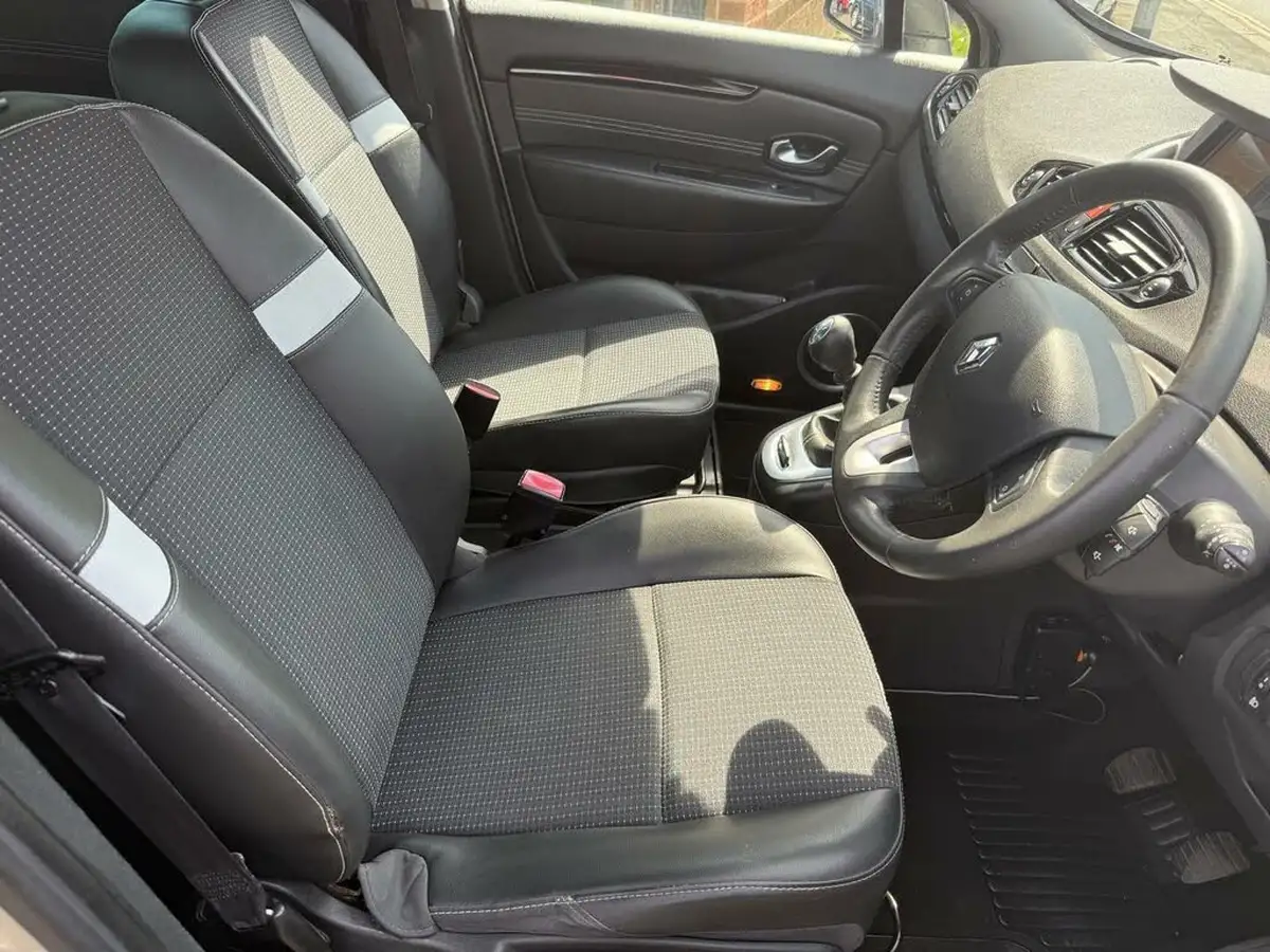 2011-renault-scenic-15dci-dynamique-tom-tom-fap-big-8