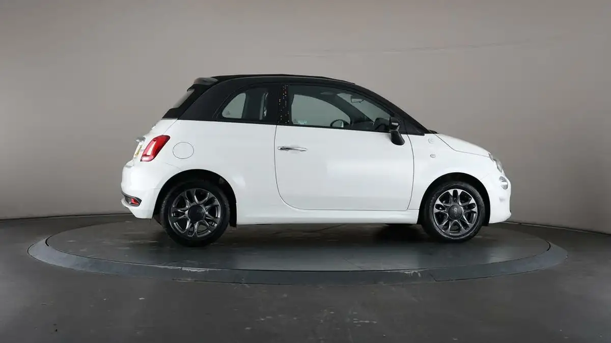 2021-fiat-500c-10-hey-google-big-52