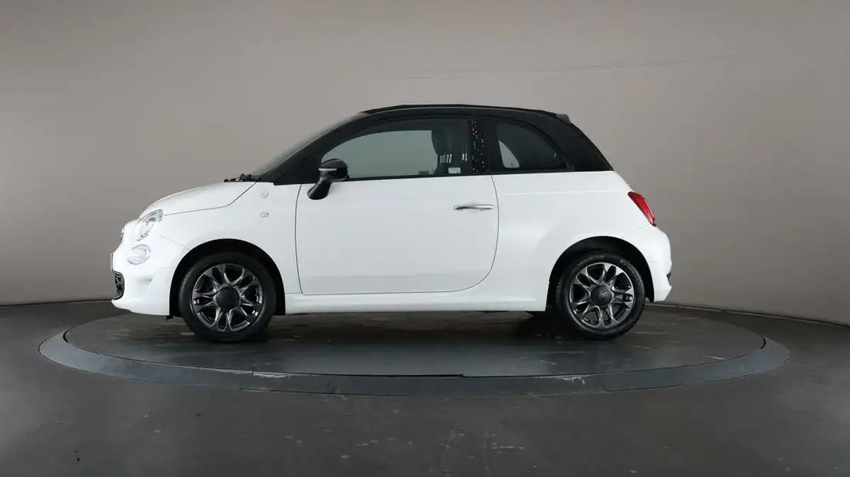 2021-fiat-500c-10-hey-google-big-28