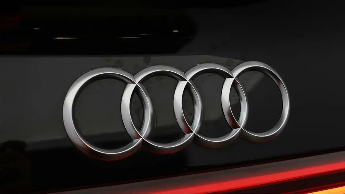 2021-audi-e-tron-50e-s-line-sportback-big-20