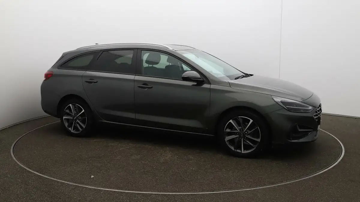 2022-hyundai-i30-10-t-gdi-premium-tourer-big-36