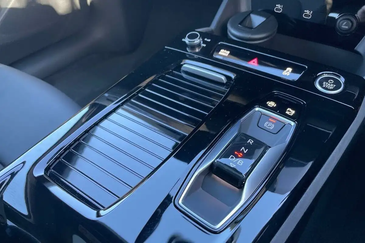 2025-audi-a6-e-tron-e-launch-edition-big-58