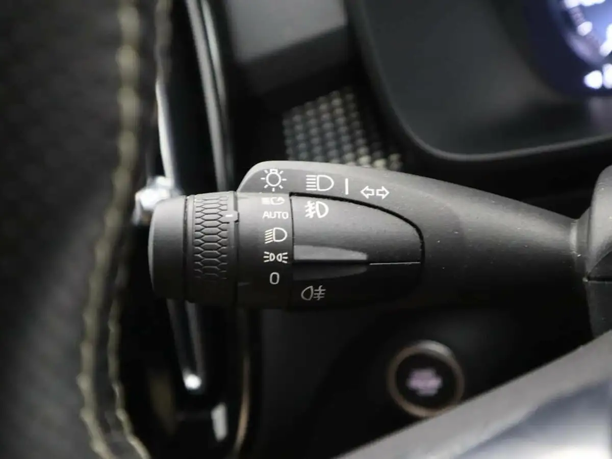 2021-volvo-xc40-15-t3-r-design-161bhp-auto-big-25