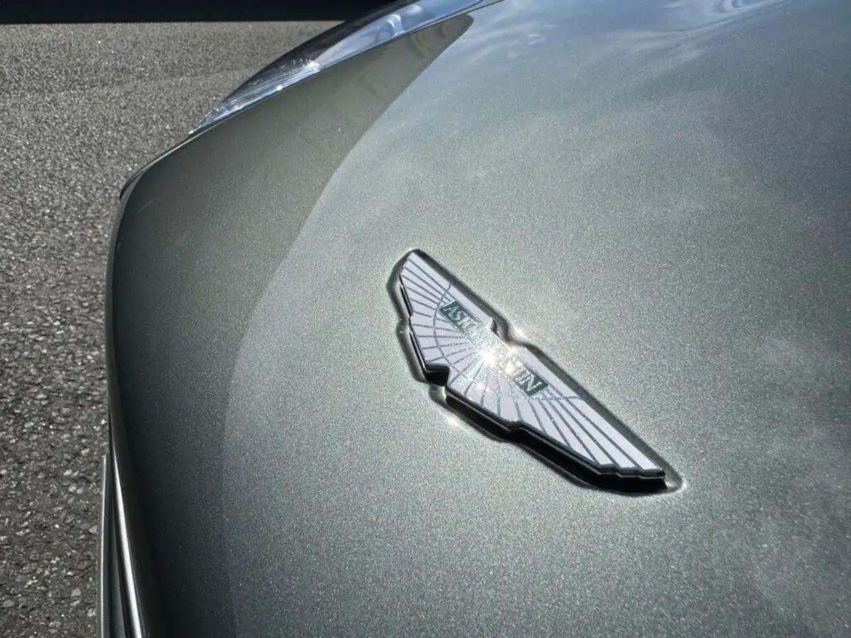 2007-aston-martin-db9-59-big-22