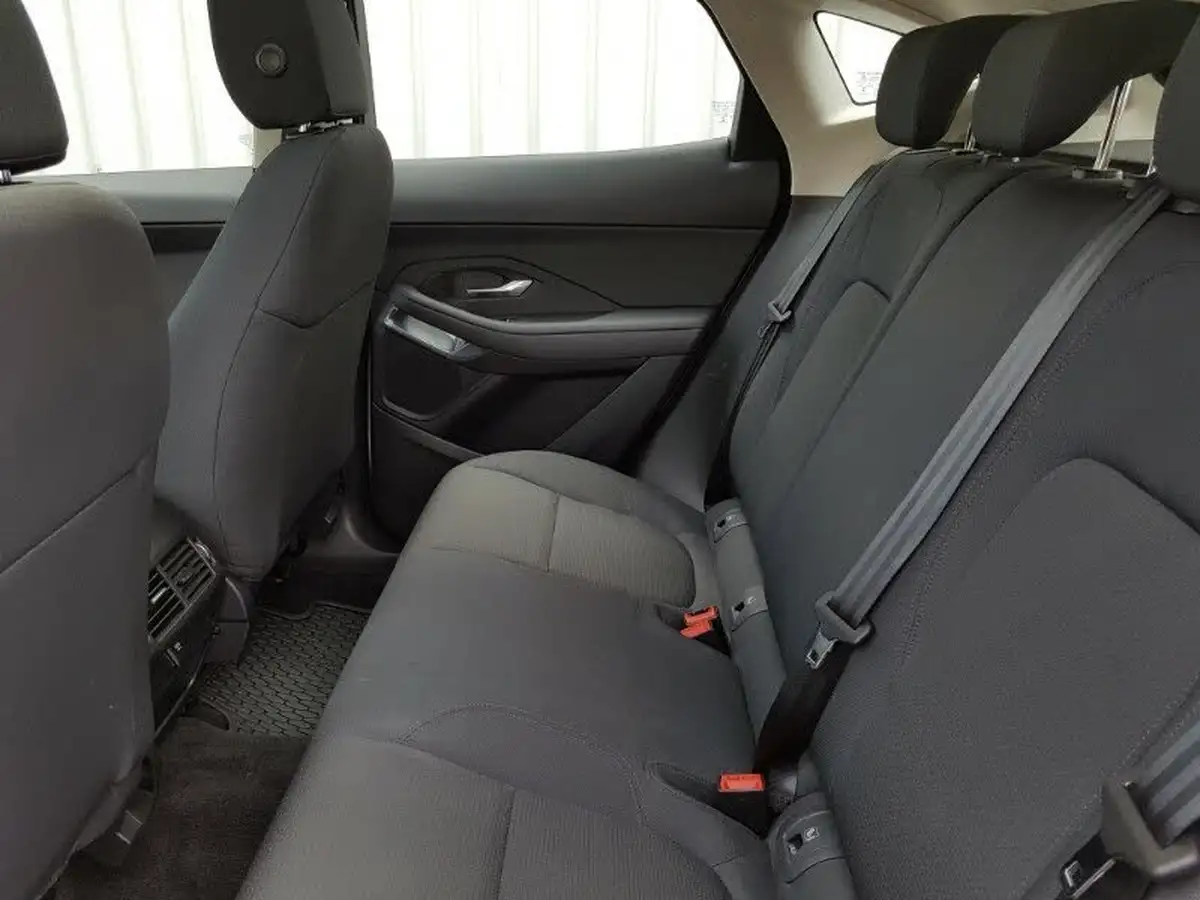 2018-jaguar-e-pace-20-i4d-150ps-big-5