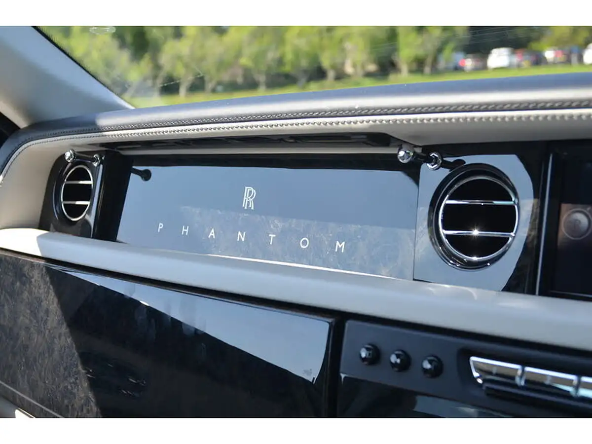 2016-rolls-royce-phantom-67-coupe-2d-big-63