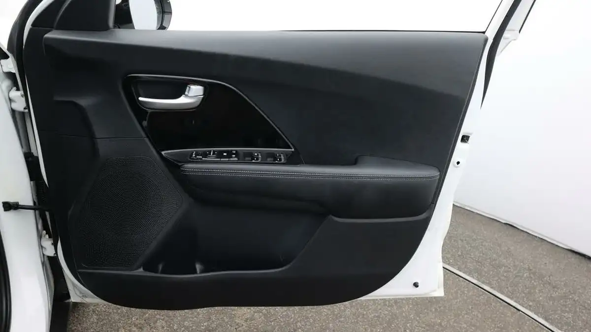 2020-kia-niro-16-gdi-2-big-15