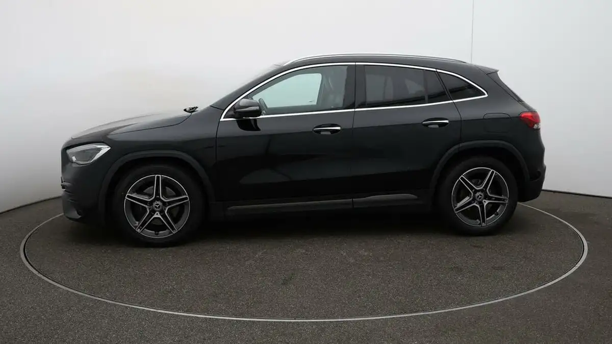 2021-mercedes-benz-gla-class-13-gla-180-amg-line-premium-plus-1332cc-big-4