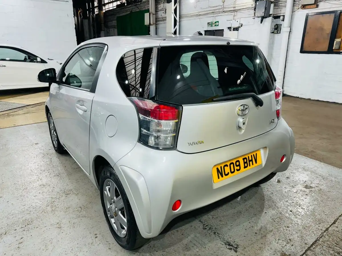2009-toyota-iq-10-2-multidrive-big-5