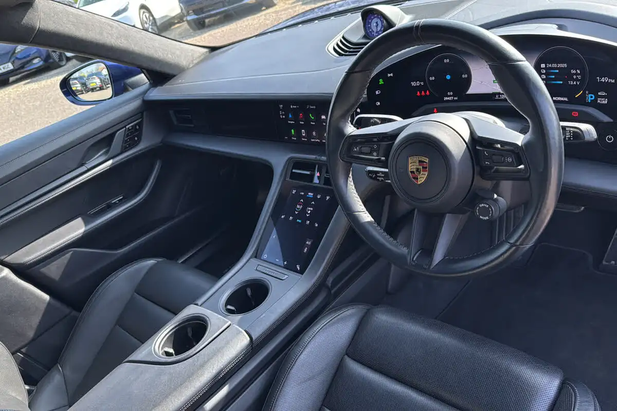2020-porsche-taycan-e-turbo-big-8