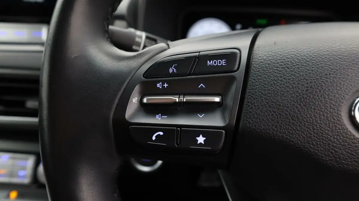 2022-hyundai-kona-e-premium-204ps-64kwh-7kw-obc-big-23
