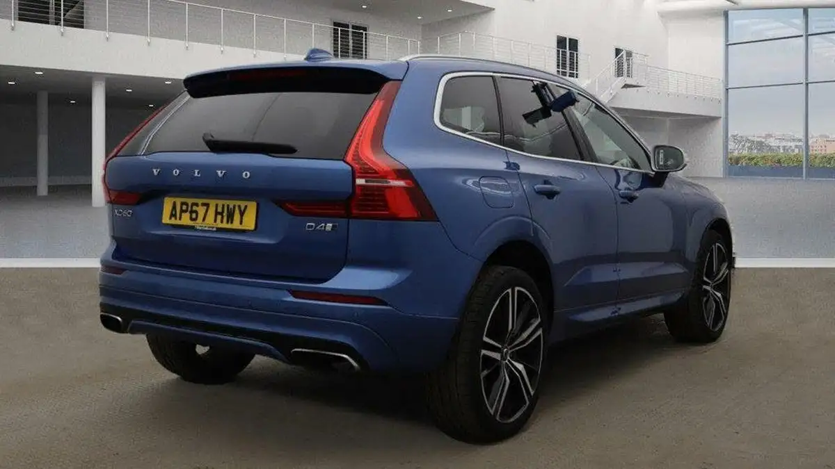2018-volvo-xc60-20td-d4-r-design-pro-4x4-geartronic-big-2