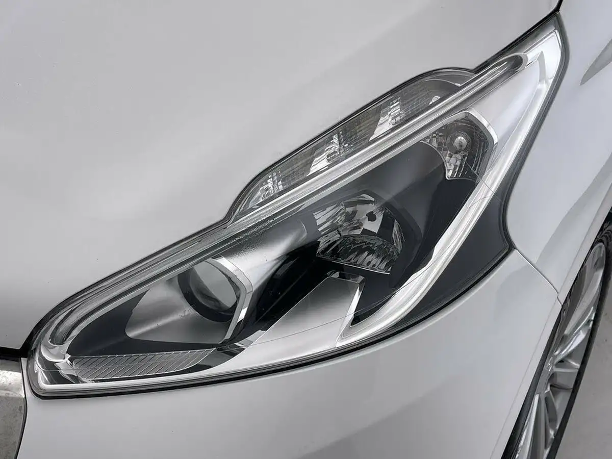 2017-peugeot-208-16bluehdi-allure-100bhp-5d-big-20