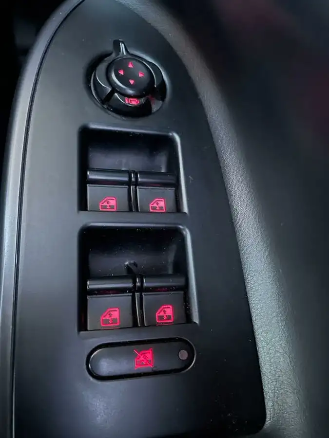 2016-alfa-romeo-giulietta-17-quadrifoglio-verde-big-47