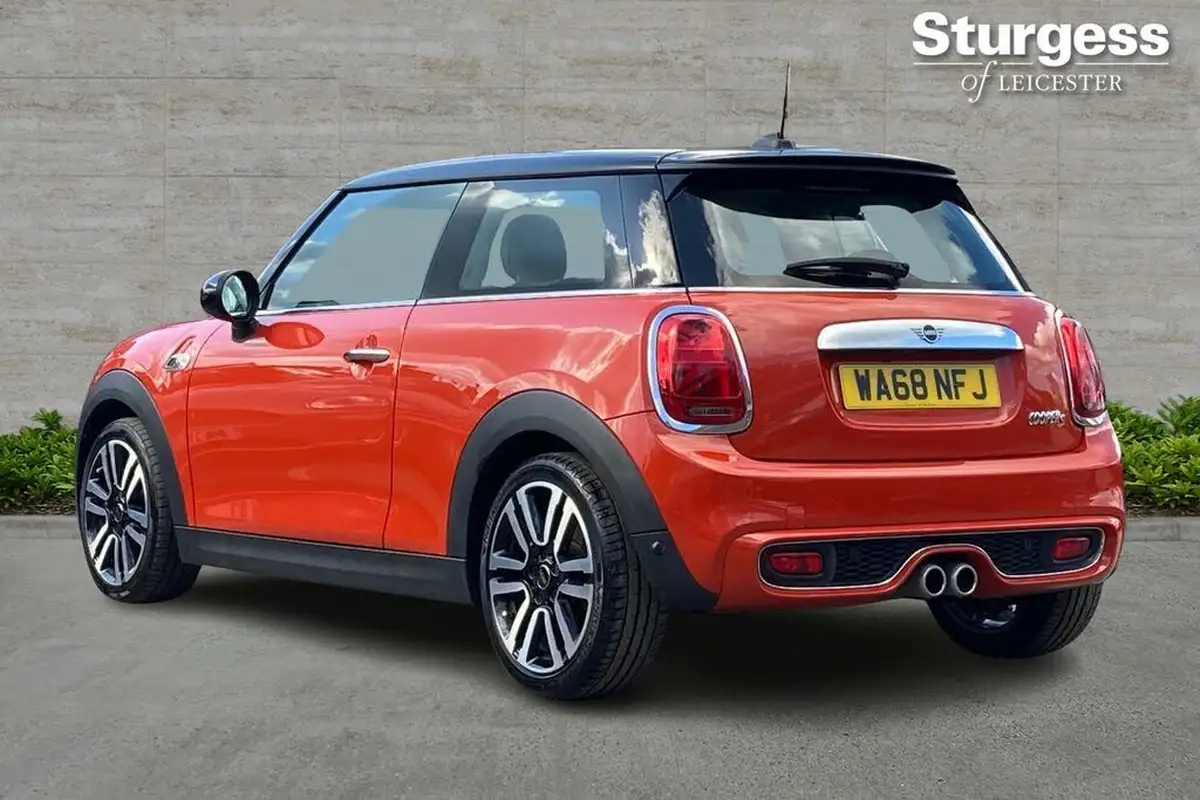 2018-mini-cooper-20-cooper-s-exclusive-ss-hatchback-3d-big-6