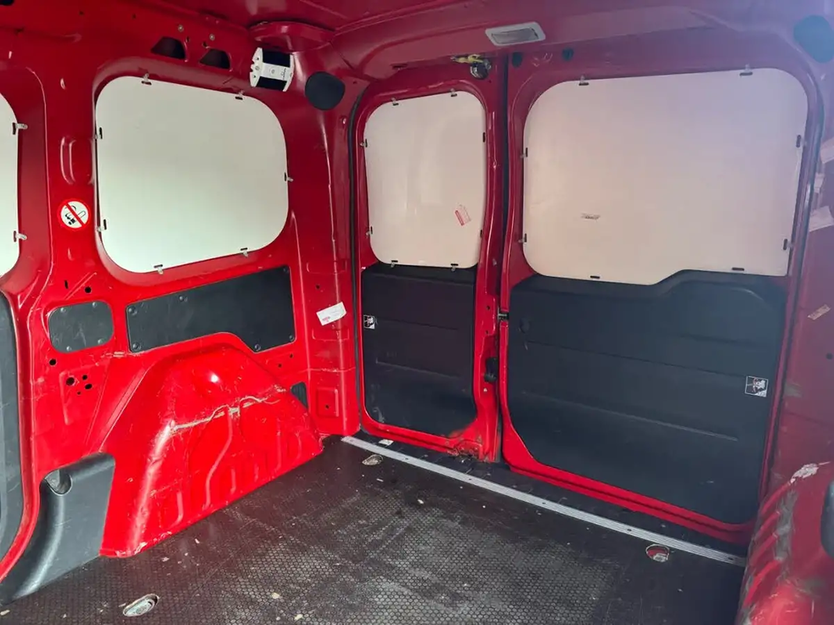2013-fiat-doblo-cargo-13td-maxi-big-25