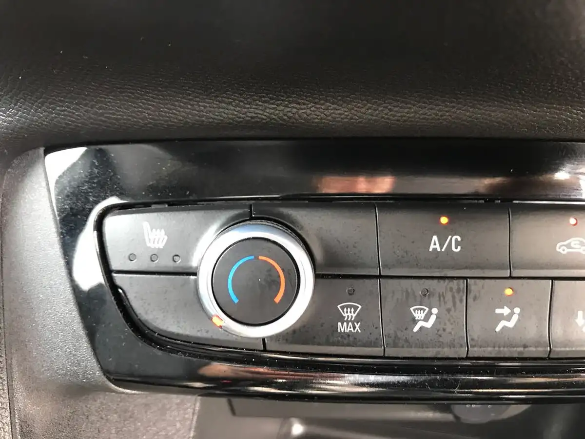 2021-vauxhall-corsa-12i-griffin-edition-big-17